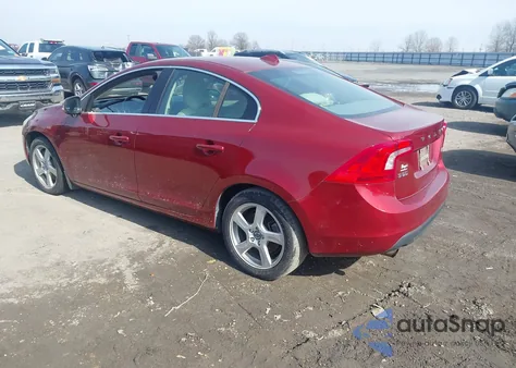 2012 Volvo S60 T5 z USA, uszkodzony, nr VIN YV1622FS2C2101486